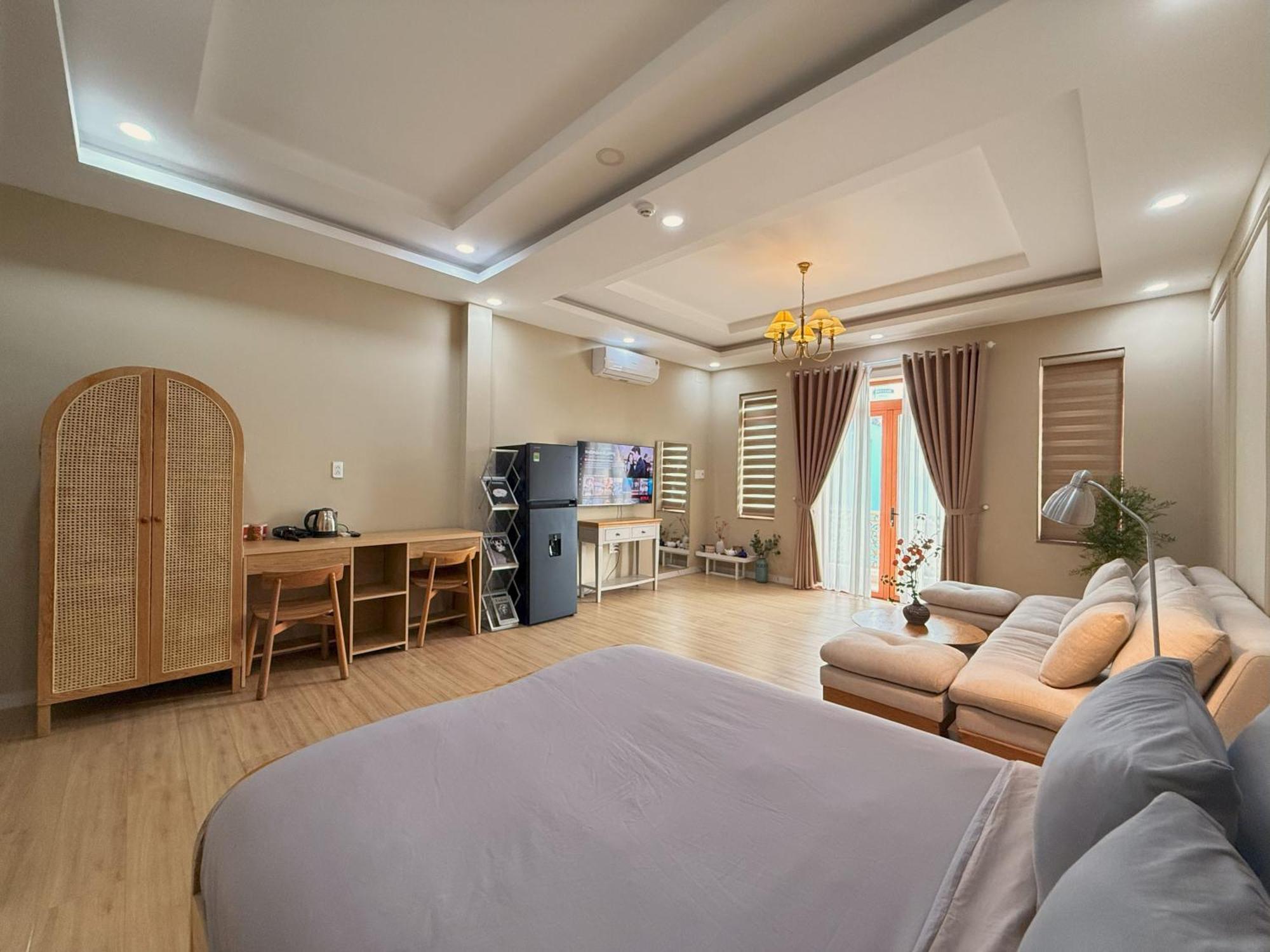 Hotel Cole &